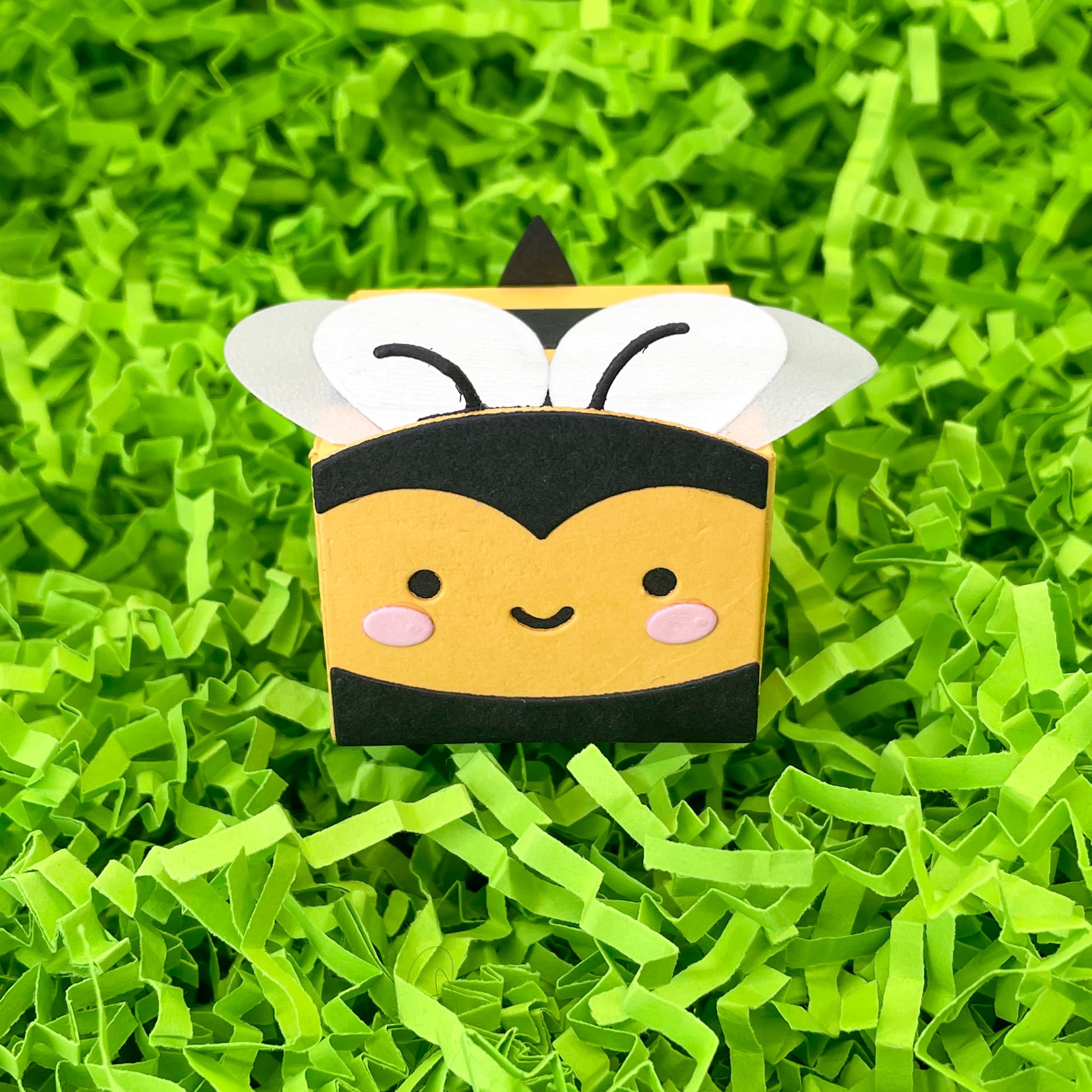 tiny gift box bee add-on