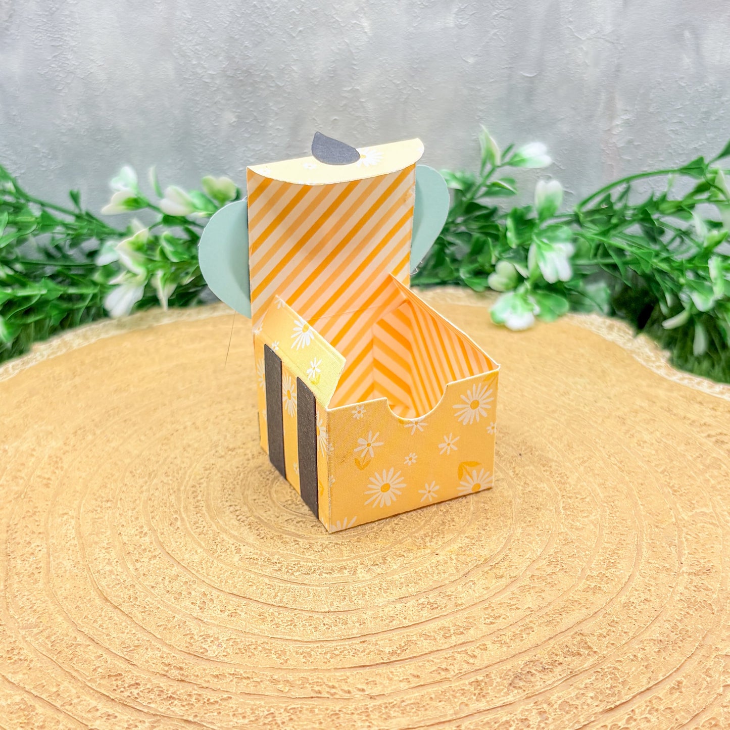 LIMITED EDITION Bee Miniature Gift Box